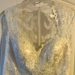Wedding dress with lace train